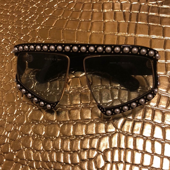 Gucci Sunglasses - Picture 2 of 7